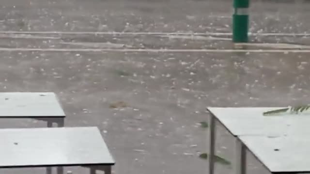 Aldaia, Torrent y Manises, inundadas por la gota fría