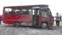 Mueren 21 personas al caer un autobús a un canal en Egipto