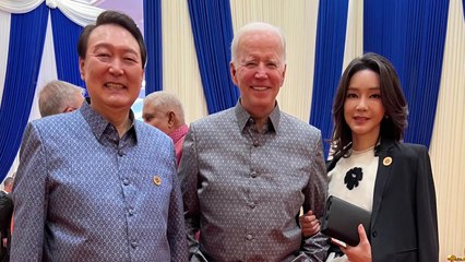 尹 부부, 아세안회의 갈라 만찬서 바이든 만나 인사 / YTN