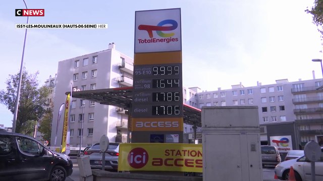 La fin de la remise gouvernementale sur les carburants approche, les automobilistes se ruent à la pompe