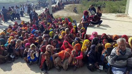 Video : बूंदी जिले में कई गांवों में खाद के लिए लगी कतारे