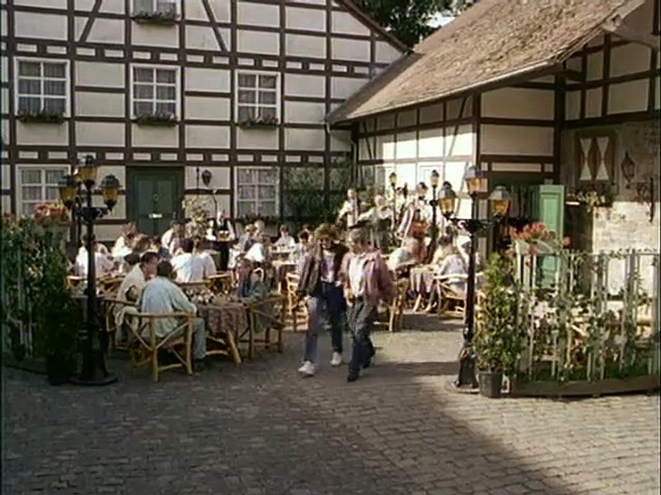 Diese drombuschs s06e02-im abseits