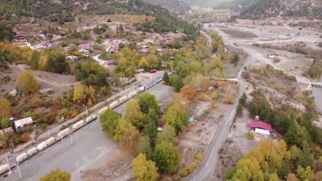 Belemedik Tabiat Parkı'nda sonbahar renkleri hakim oldu