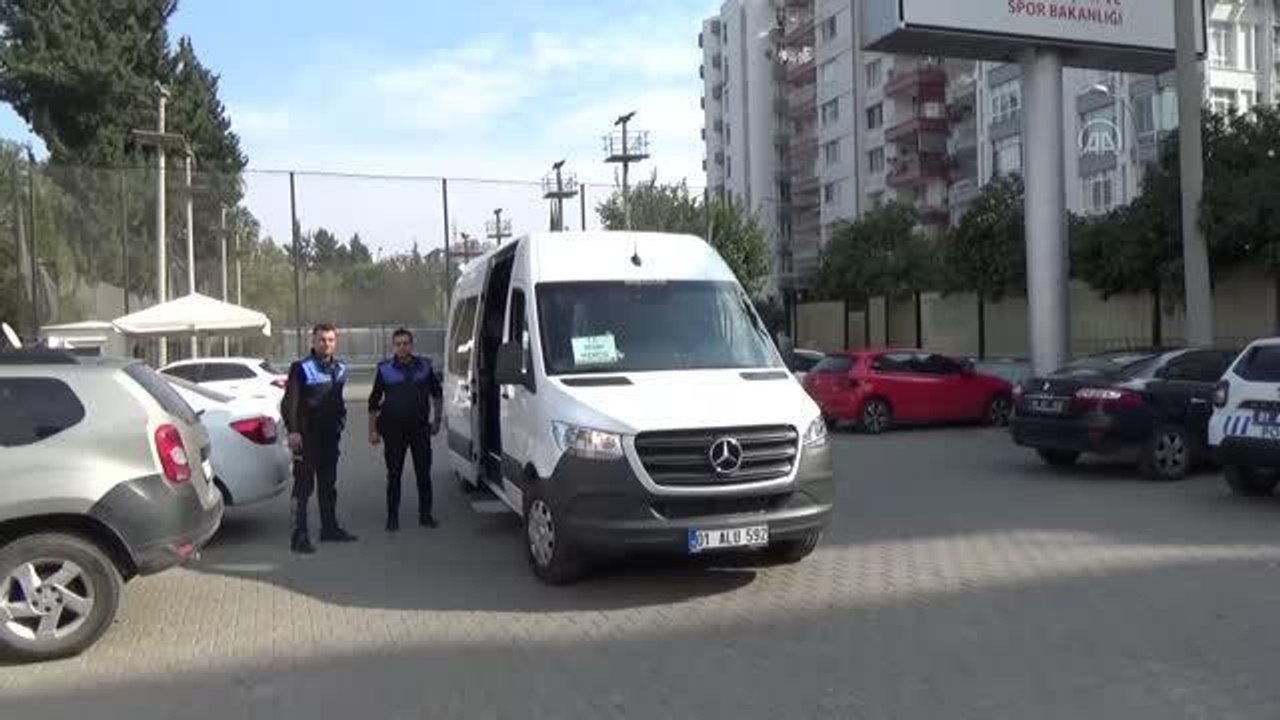 Polis, öğrenciler için yüzme kursu düzenledi