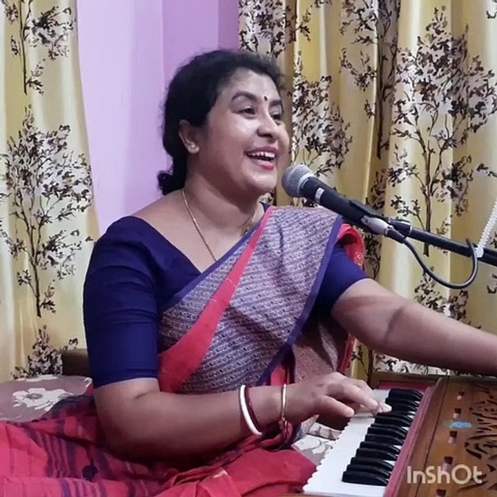 নিটোল পায়ে রিনিক ঝিনিক পায়েল খানি বাজে