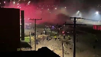 La Policía observa cómo vecinos se enfrentan en el Plan 3.000