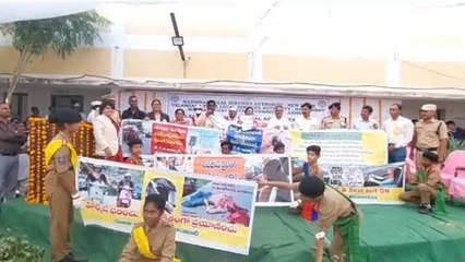 ఆర్మూర్: వాహనదారులకు పోలీసుల సూచనలు