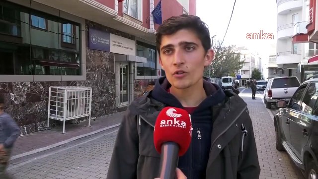 Yurttan atılan öğrenciden oturma eylemi