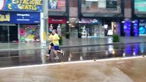 Mesmo com chuva, atletas participam de maratonas em Cascavel