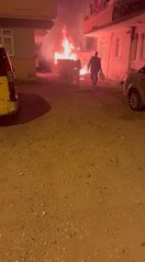 EV SAHİBİ TARAFINDAN KAPIYA KONAN EŞYALARINI YAKTI