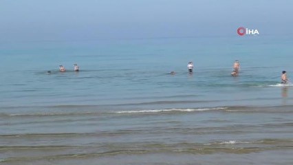 Türkiye'nin Doğusu buz tutmuşken Aydın'da deniz keyfi devam ediyor