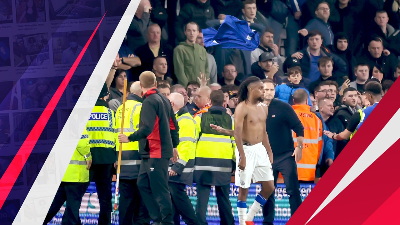 Lempar Jersey ke Fans, Mantan Pemain Arsenal Ini Malah Dilempari Balik