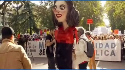La izquierda llama "asesina" a Ayuso en su manifestación por la Sanidad pública