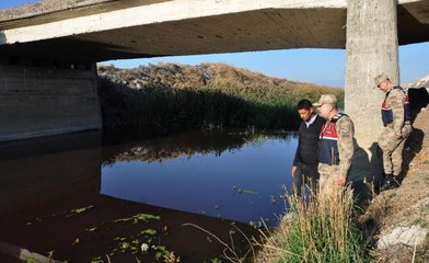 KIRMIZIYA DÖNEN KARASU ÇAYI İÇİN İNCELEME