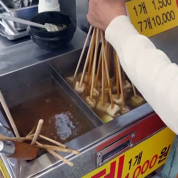 Most Famous Korean Street Food - Ring Hotteok , Sweet Pancake