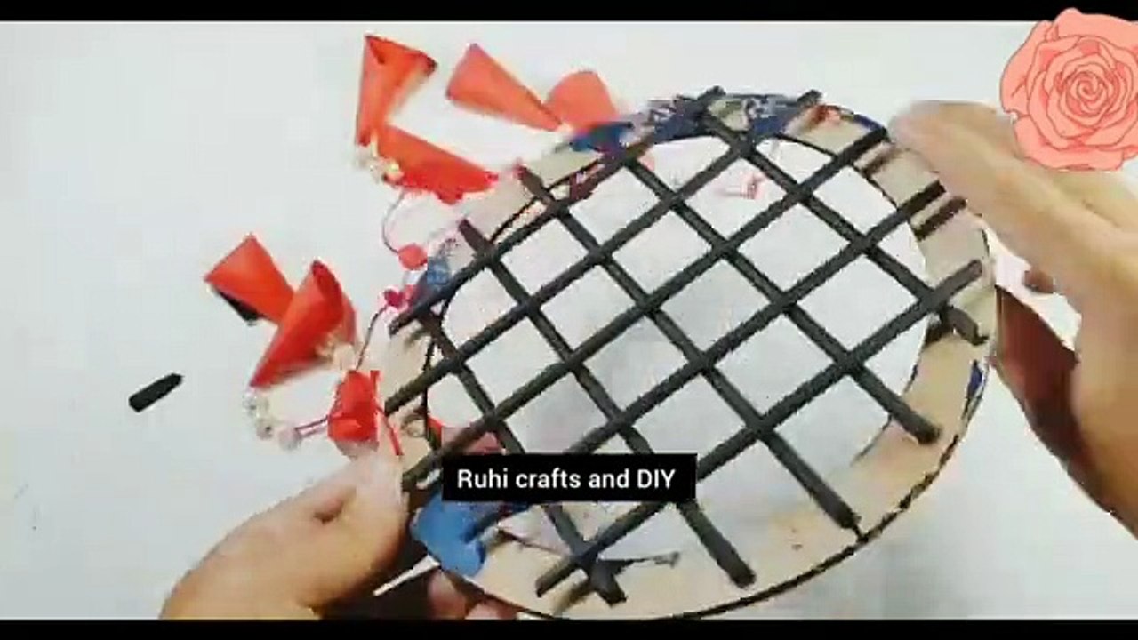 2 beautiful wall hanging crafts