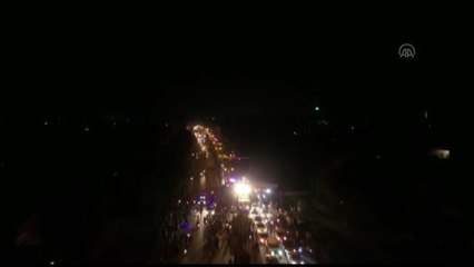 İmran Han'ın partisinin başkent İslamabad'a yürüyüşü sürüyor