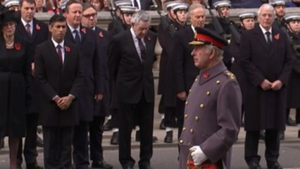 Carlos III preside por primera vez como rey el recuerdo a caídos en guerras