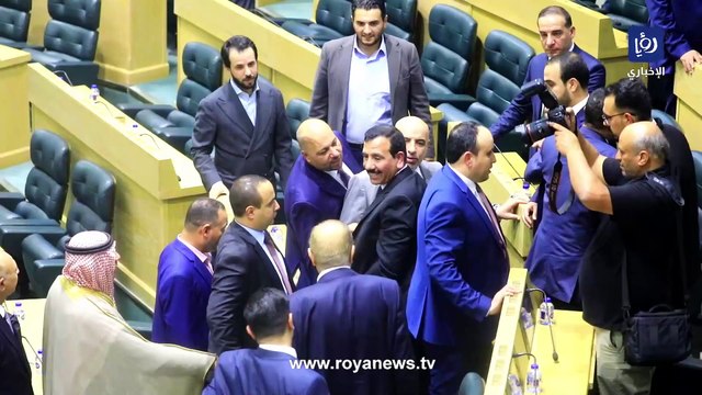 نواب يهنئون أحمد الخلايلة بفوزه بموقع النائب الأول لرئيس المجلس