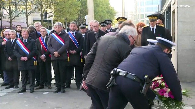 França homenageia vítimas do atentado de novembro de 2015 em Paris