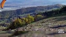 Yardım ederken paraşütle o da havalandı