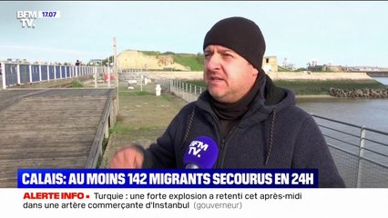 Скачать видео: Ce pêcheur a sauvé trois migrants de la noyade près de Calais