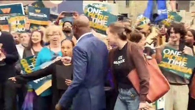 Democrats maintain control of Senate | Walker, Warnock on campaign trail