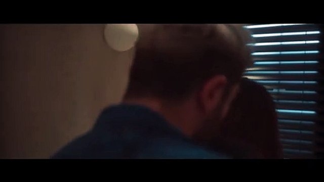 Don't Leave || Kissing Scene — Semih and Ozge (Burak Deniz and Berrak Tuzunatac)