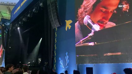 Zé Ibarra homenageia Gal Costa em show de Milton Nascimento