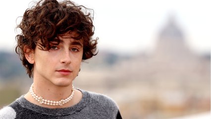 Voici - Timothée Chalamet : sa venue à Milan pour une avant-première provoque une émeute
