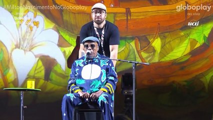 Milton é levantado pelo filho e encerra show de despedida