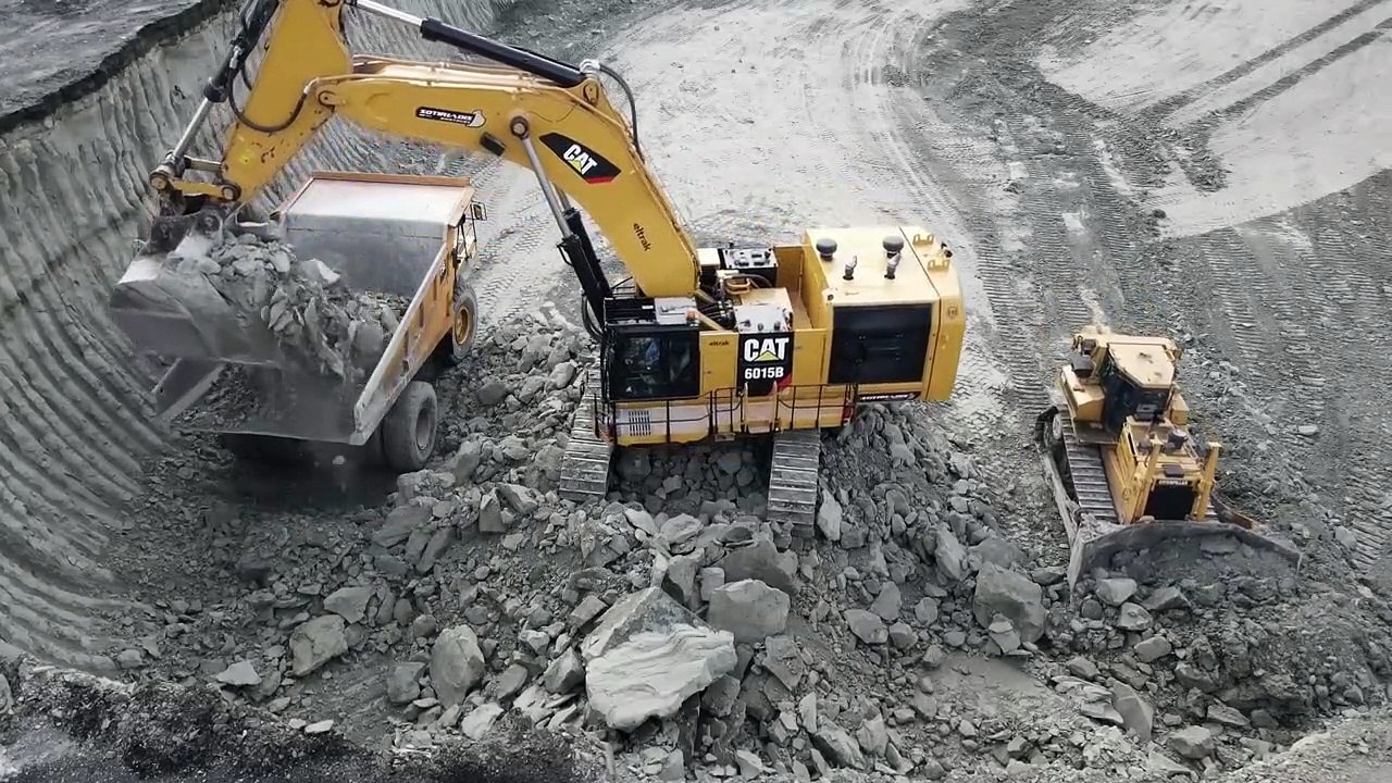 28.Caterpillar 6015B Excavator Loading Caterpillar 775&773 Dumpers - Sotiriadis_Labrianidis Mining