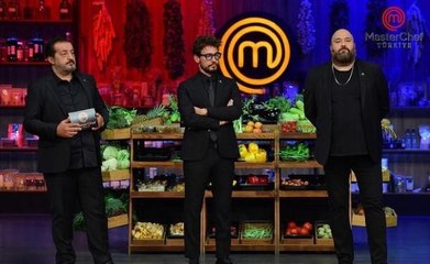 Скачать видео: Masterchef'e kim veda etti? Masterchef 13 Kasım 2022 elenen yarışmacı kim oldu? Masterchef'e veda eden isim!