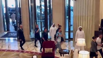 -messi-has-just-arrived-in-abu-dhabi-to-join-up-with-the-argentina-camp (1)