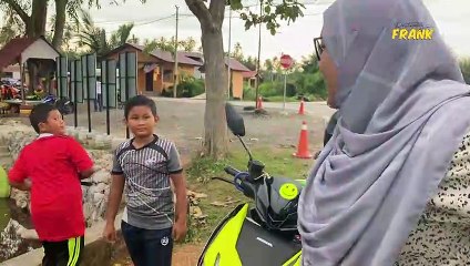 POLITICALLY FRANK: Siti Rahayu Baharin