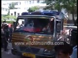 Amitabh Bachchan being taken home from Lilavati Hospital, by Abhishek Bachchan  and Aishwarya Rai