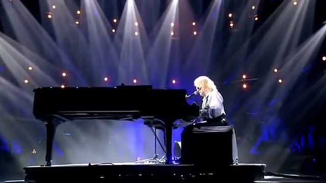 Michel Polnareff chante Lettre à France à Bercy