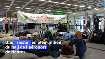 Aéroport de Nantes: manifestation en pyjama contre le nuisances du trafic aérien