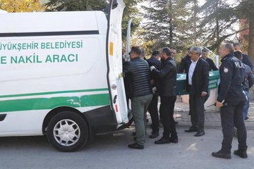 Yaşlı karı koca evlerinde ölü bulundu