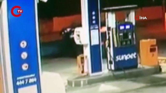 Faciadan dönüldü! Takla atıp akaryakıt istasyonuna daldı, alev aldı