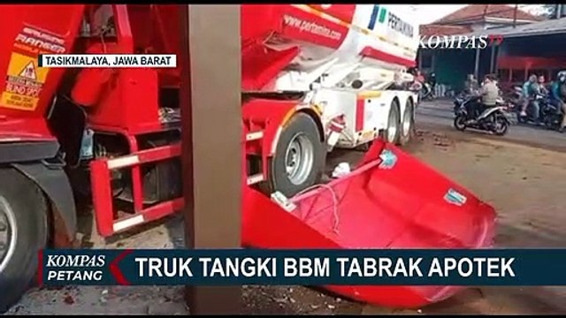 Ban Oleng, Truk Tangki BBM Pertamina Tabrak Apotek di Tasikmalaya Jawa Barat!