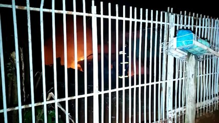 Corsa fica completamente danificado em incêndio no Bairro Morumbi