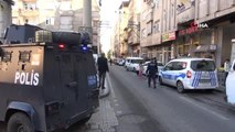 Husumetliler 12 yaşındaki çocuğu sokak ortasında başından vurdu