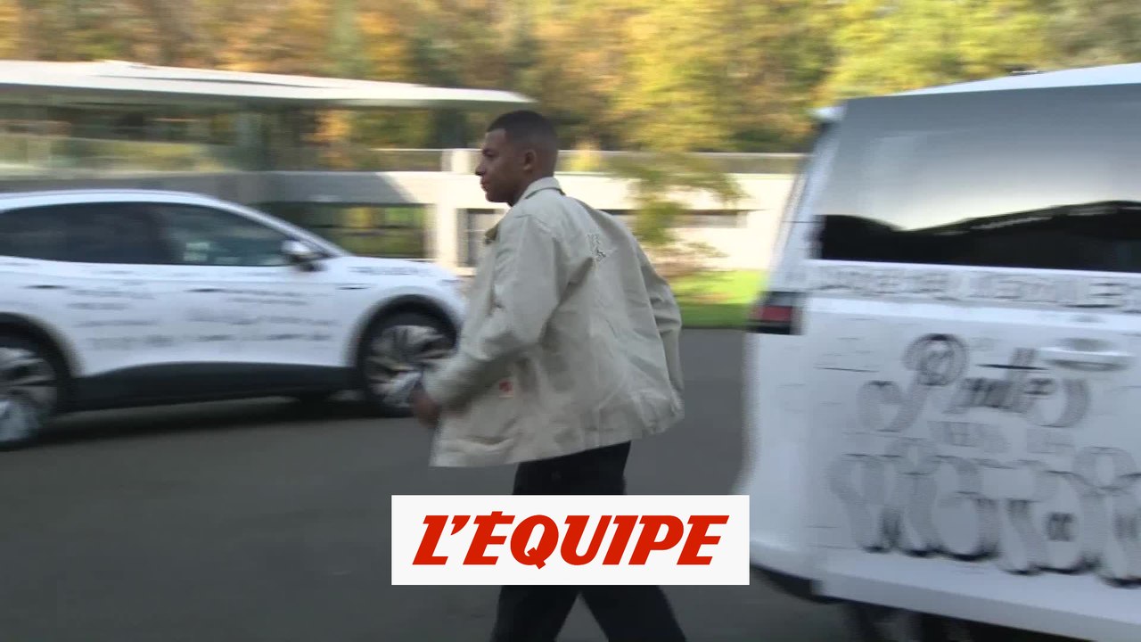 Benzema, Mbappé, Lloris et leurs coéquipiers sont arrivés à Clairefontaine - Foot - CM 2022 - Bleus
