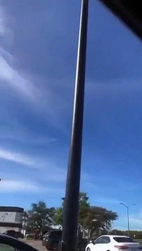 Deux avions se percutent en plein vol pendant un meeting aérien à Dallas