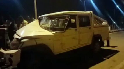 Watch Video: ट्रैक्टर और बोलेरो कैंपर की आमने-सामने भिड़ंत