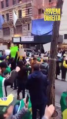 MANIFESTANTES CONTRA ALEXANDRE DE MORAES EM SEU HOREL 12-11-2022