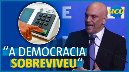 "Democracia foi atacada, mas sobreviveu", diz Moraes