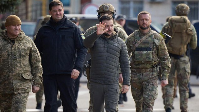 Guerre en Ukraine : Zelensky à Kherson, reprise aux Russes