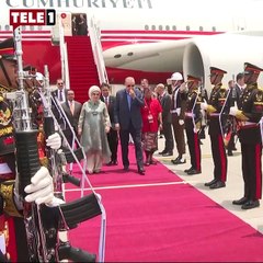 Endonezya'ya giden Erdoğan'a dans gösterili karşılama